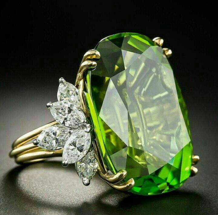 Vintage Green Zirconia Glass Ring
